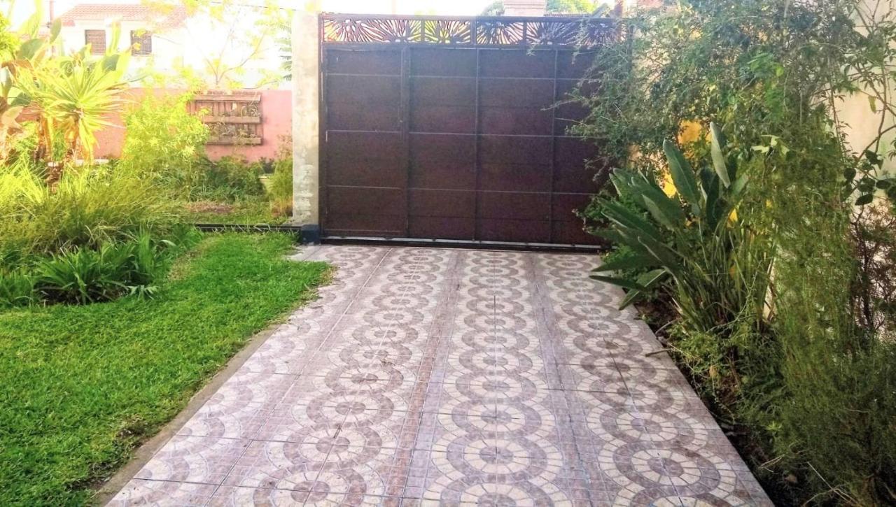 Raiz Del Cielo, Entre 2 Jardines De Ensueno Córdova Exterior foto
